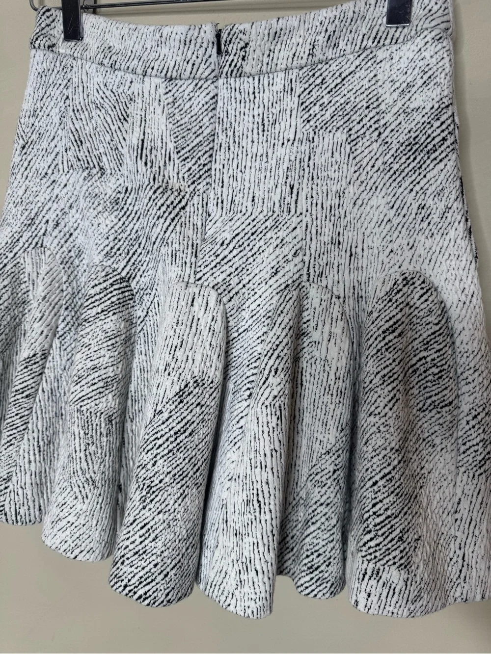 Banana Republic Pleated Mini Skirt Black White Textured Print Size 0